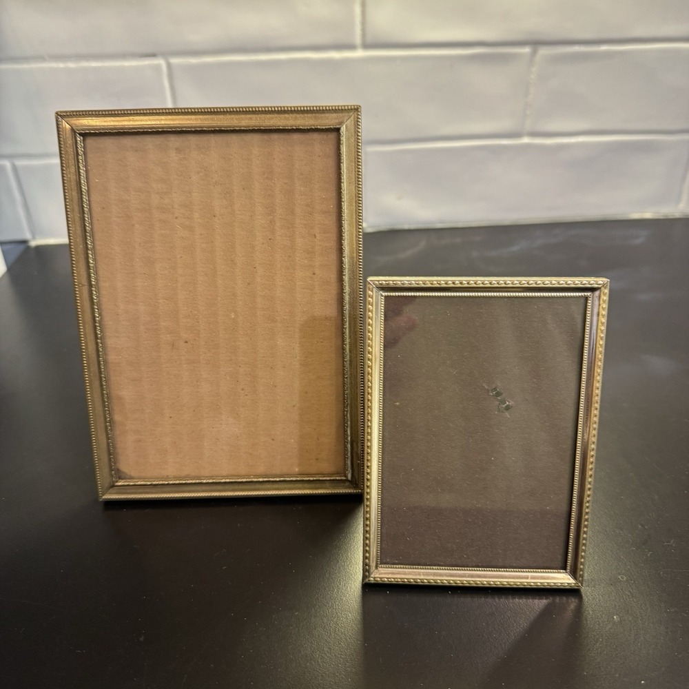 Set Of 2 Gold Tone Metal Frames Filigree Edge 3.5x5 & 5x7 Picture Wall